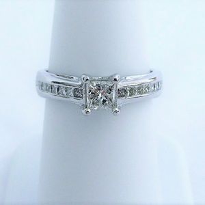 1 Carat Diamond Engagement Ring 1/2 Center Diamond